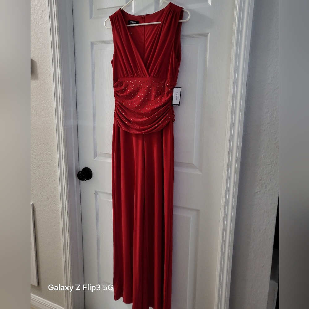 Elegant Red Sleeveless Dress